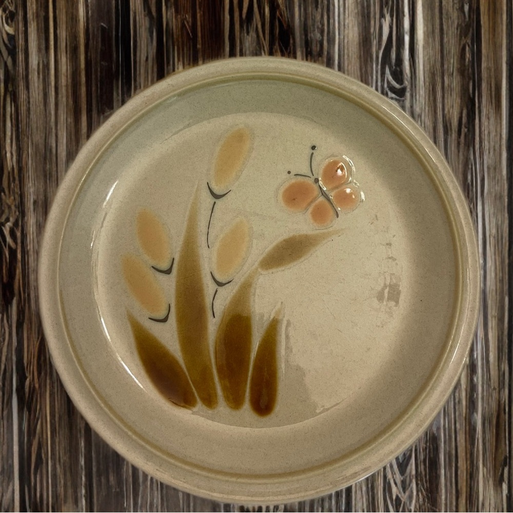 Reeds and Butterfly Minimalist Dinnerware Plate